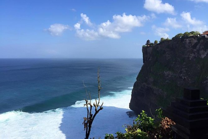 Private Tour Rafting Uluwatu Kecak Dance Sunset and Dinner in Jimbaran Bay - Why the Kecak dance is the evening centerpiece