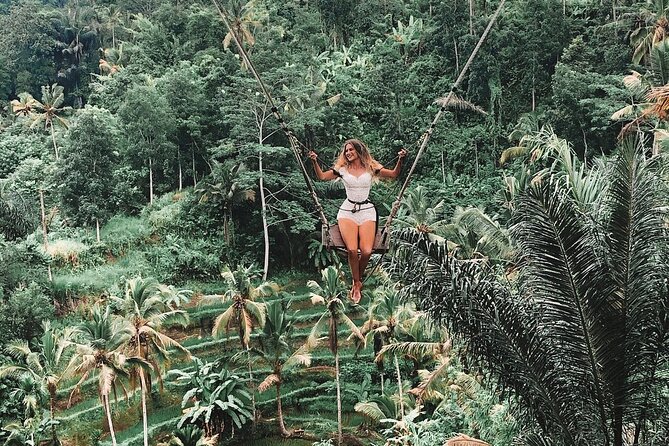 Private Tour to Sumampan Waterfall, Monkey forest, Rice terraces and Swing - Puseh Batuan Temple: a quick look at Balinese worship