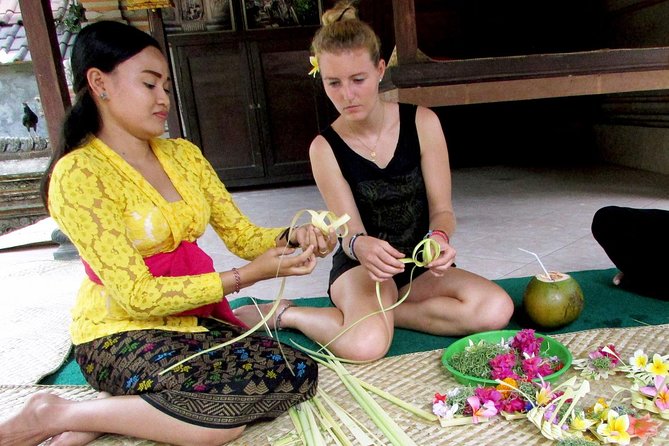 Private Tour: Ubud Day Tour with Traditional Offering Lesson - Lunch, Coffee, and the Luwak Story