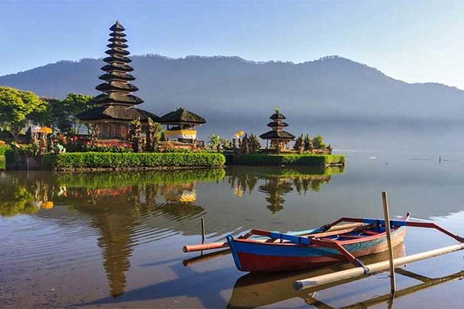 Private Tour: Ulun Danu Temple-Handara Gate-Wana Giri Hill&Tanah Lot Sunset - Ulun Danu Beratan beside the lake