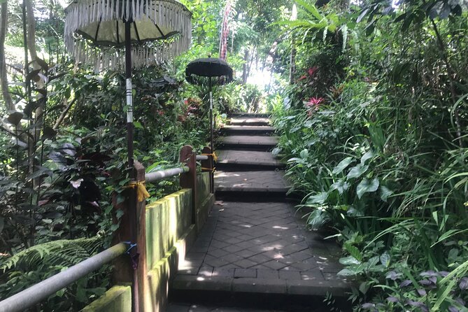 Purification Holy Bath at Beji Gria Waterfall - Finding joy at the second waterfall
