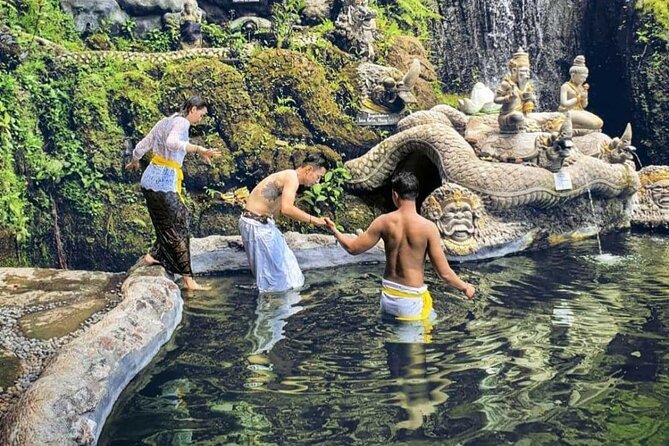Purifications at Beji Griya Waterfalls - What melukat means in Balinese tradition