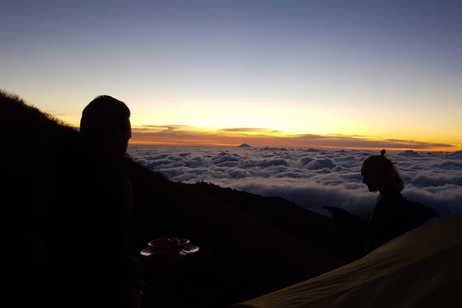 Rinjani trekking 2 days 1 night - Meeting in Senaru and preparing for the climb