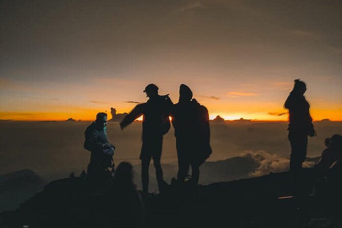 Rinjani Trekking 3D2N Summit - Full Trail - Small-group pacing and the guide