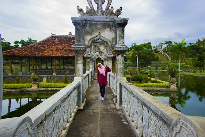 Royal Karangasem Heritage Tour - Transport, timing, and group size