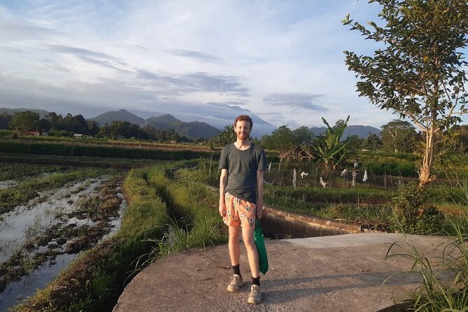 Sidemen Trekking Through Rice Terraces and Villages - What the guide adds to the walk