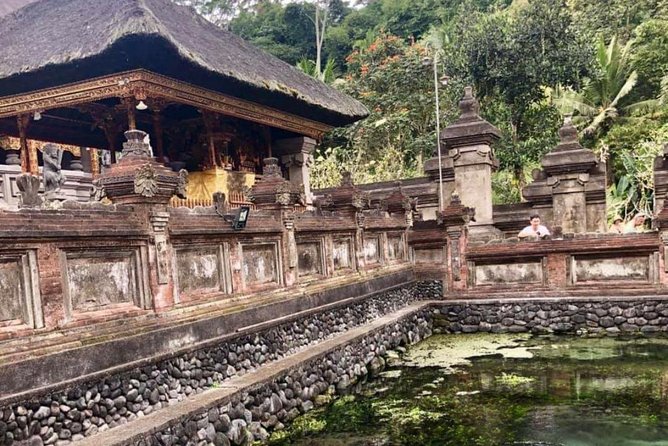 Skip the Line Tirta Empul Temple Entrance Ticket All Inclusive - Crowds, Weather, and Temple Etiquette