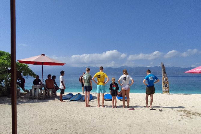 Sunny Surf School Gili Trawangan - The first five minutes: a useful theory lesson