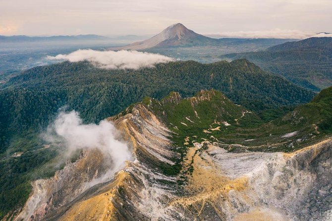 Sunrise Tour or Hiking Mount Sibayak From Medan - Climbing Mount Sibayak Before Sunrise