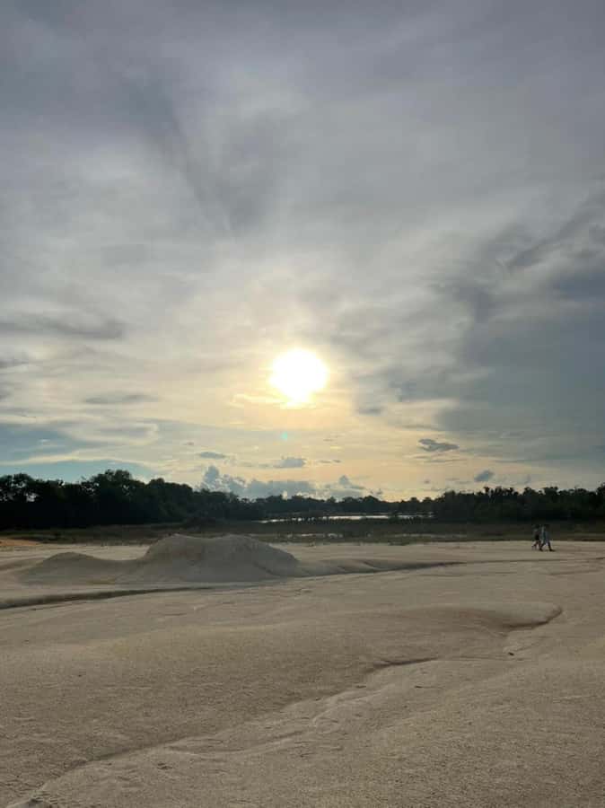 Teluk Sebong: Bintan Desert and Blue Lake Trip - The optional seafood lunch at a kelong restaurant
