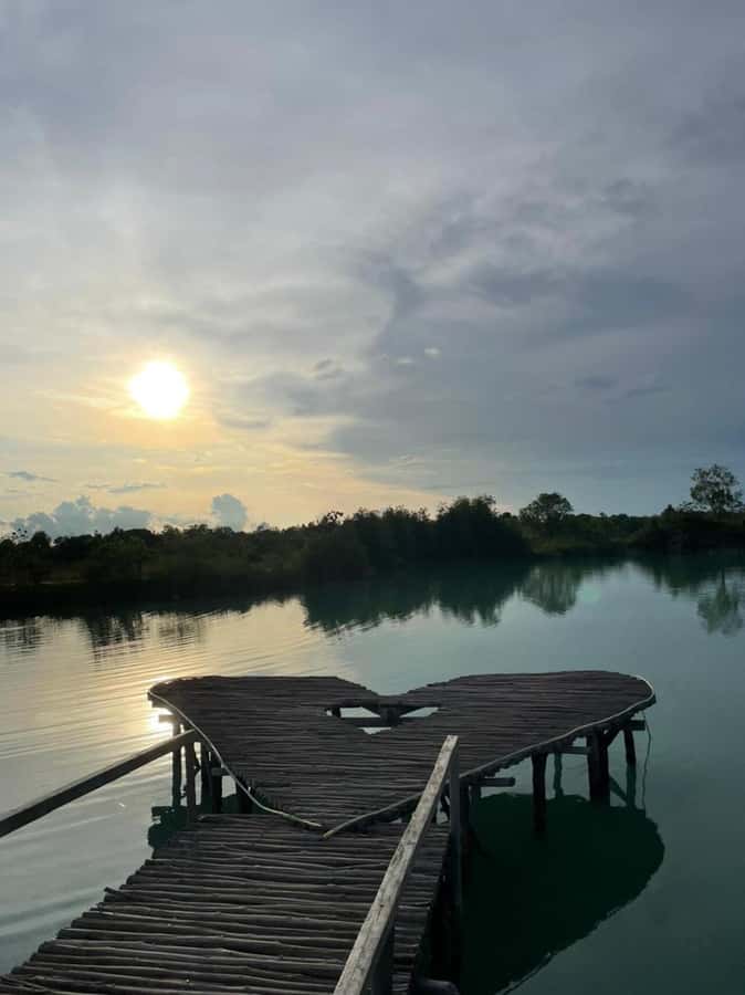 Teluk Sebong: Bintan Desert and Blue Lake Trip - The English-speaking driver and private format