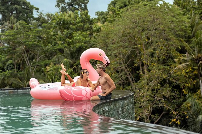 Tlaga Singha Infinity Pool, Jungle swing & Rice Terrace Trip - The plantation stop adds a taste of everyday Bali