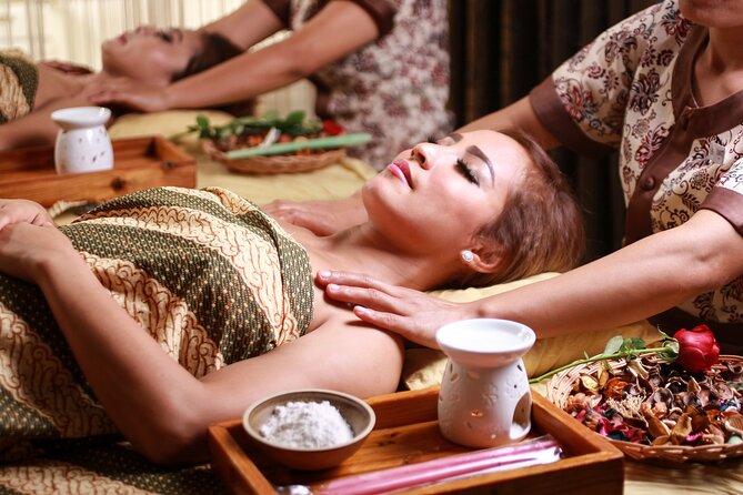 Top 2 Toe Spa Packages in Batam with Lunch - Lunch and refreshments break up the treatment schedule