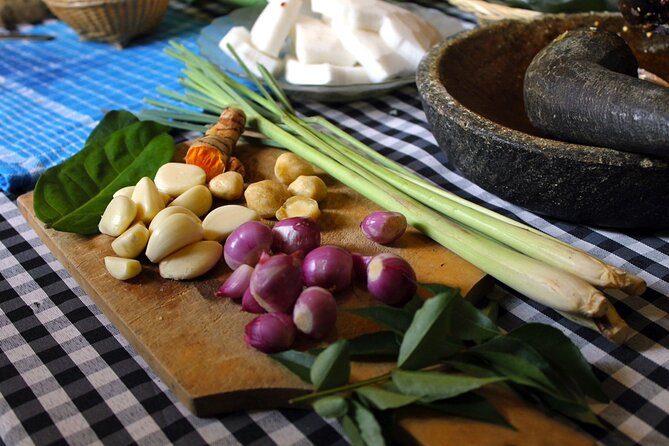 Traditional Balinese Home Dining Experience in Ubud with Putu - What Putu may serve for the main meal