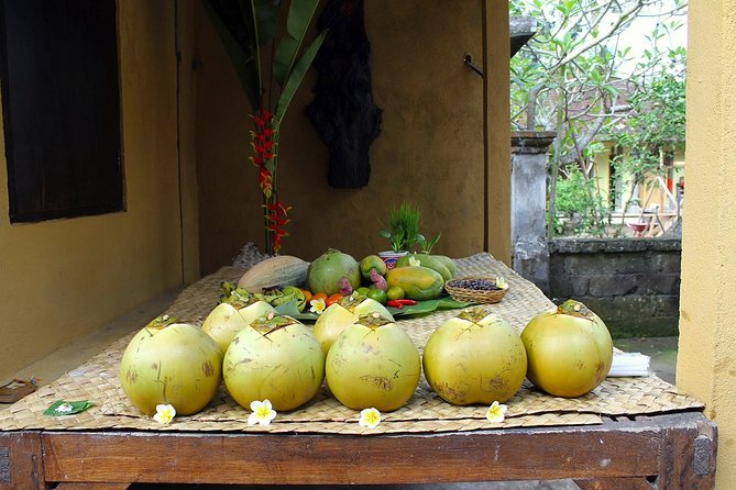 Traditional Balinese Home Dining Experience in Ubud with Putu - Drinks, alcohol, and what the price covers