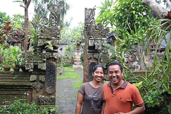 Traditional Balinese Meal in Ubud in Dewa's Family Village Home - From your Ubud hotel to Keliki village