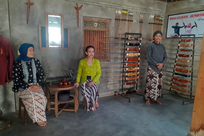 Traditional Javanese Archery Class - Learning from a Yogyakarta archer