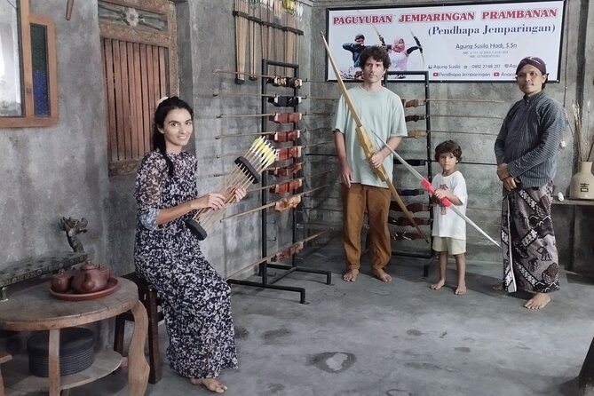 Traditional Javanese Archery Class - How the small group affects the session