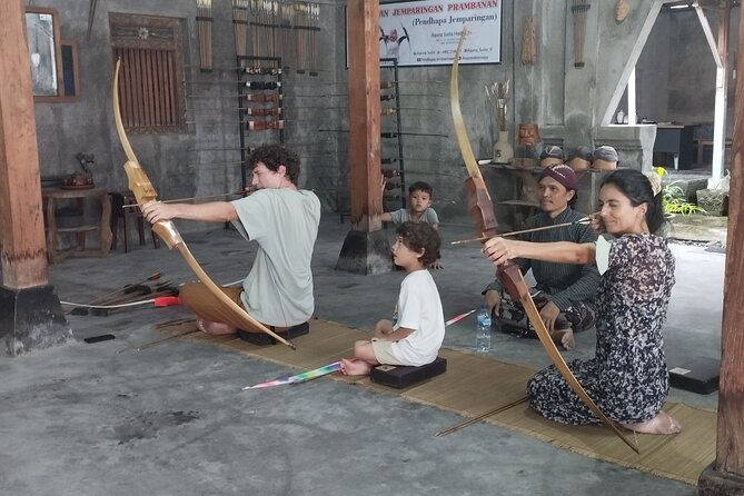 Traditional Javanese Archery Class - Fitting the class around Prambanan