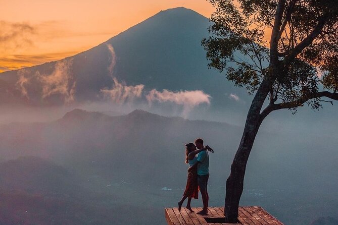 Ubud Bali Driver ( Bali Custom Tour ) - Uluwatu Temple above the ocean