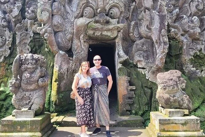 Ubud Bali Driver - Private Driver in Ubud - Tirta Empul Temple, where water shapes the visit