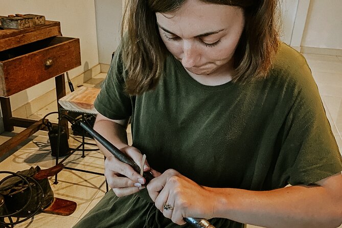 Ubud Bali Silver Jewelry Class - Shaping silver with patient instruction