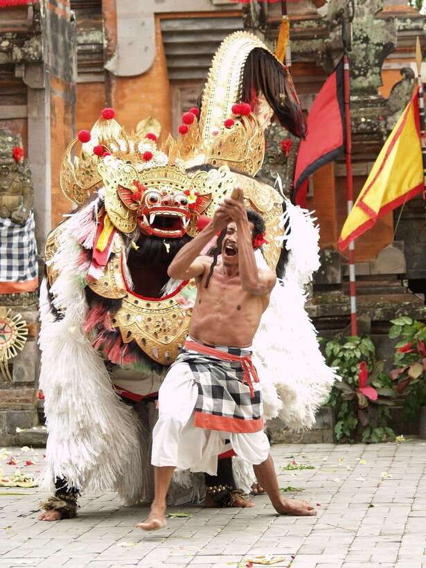 Ubud: Barong Dance and Keris Cultural Dance Show Tickets - The story behind Barong and Rangda