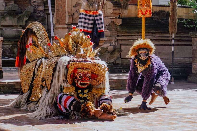 Ubud: Barong Dance and Keris Cultural Dance Show Tickets - Dance, drama, and the longer puppet sequence