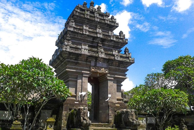 Ubud Cultural Day Tour: A Day for Balinese Cultural Experience - Reading the carvings at Batuan Temple