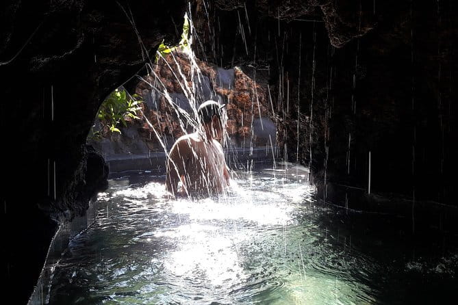 Ubud Full Day - Monkey Forest, Rice Terrace and Waterfalls Tour - Kanto Lampo Waterfall: the first chance to cool off