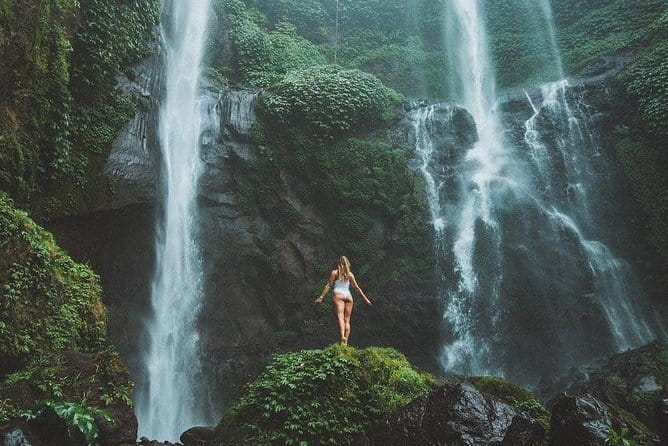 Ubud Hidden Gems Waterfall, Temple and Rice Terraces Private Tour - Kanto Lampo: a closer look at flowing water
