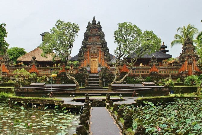 Ubud Highlight Private Charter with Jungle Swing - Tegenungan Waterfall: a change of pace