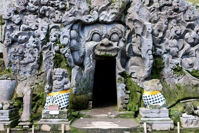 Ubud: Holy Water Temple, Volcano View, Rice Terrace, MonkeyForest - UC Silver Gold and the commercial side of Bali