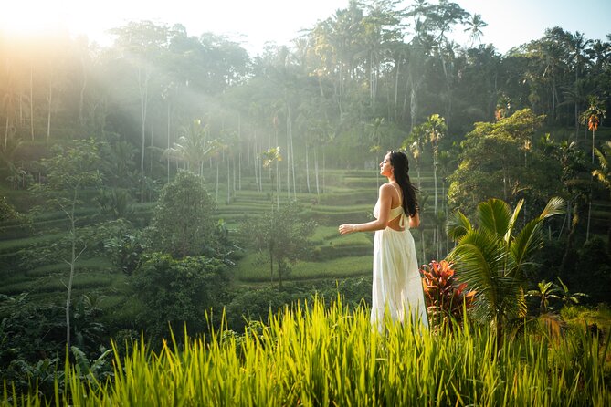 UBUD Instagram Spot Tour with Photographer - Starting from Pepito Market Andong