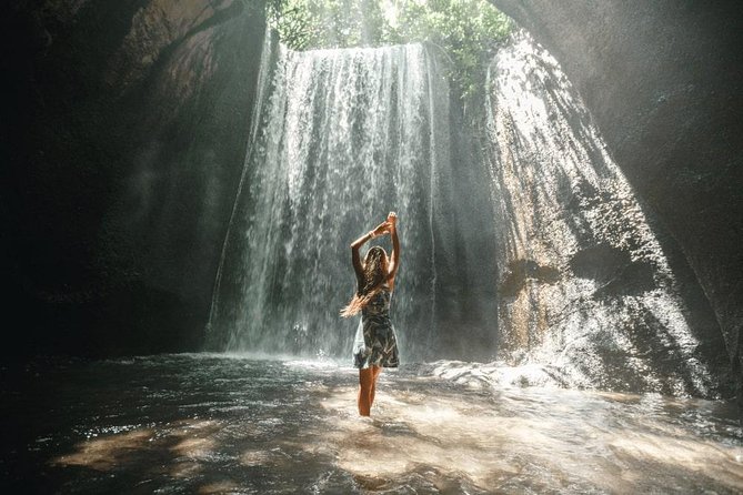 Ubud Instagram: Waterfall Tours - Ubud Palace adds a short cultural pause