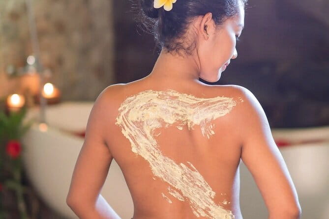 Ubud Luxury Bali Spa Package with amidst rice fields - Walking through the rice fields to the spa