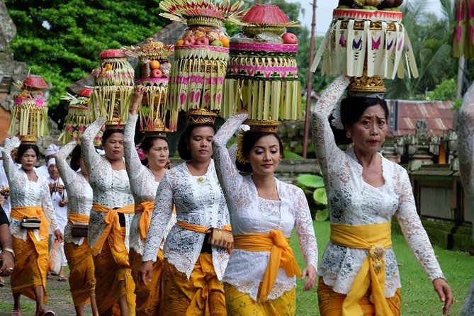 Ubud Private Tours with Jungle Swing Experience - all inclusive - Batubulan: A Short Look at Batik Craft