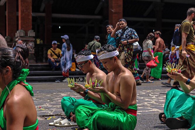 Ubud Tour - Balinese Healing By Shaman And Self Purification - Coffee, tea, and the Lumbung Sari stop