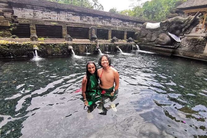 Ubud Village, Tegalalang Rice Terrace Swing, Tirta Empul Temple and Waterfafall - What the $32.24 price really covers