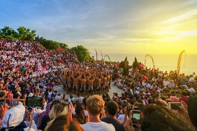 Uluwatu Kecak Tickets A Spectacular Show - Arriving at Uluwatu Temple in Pecatu