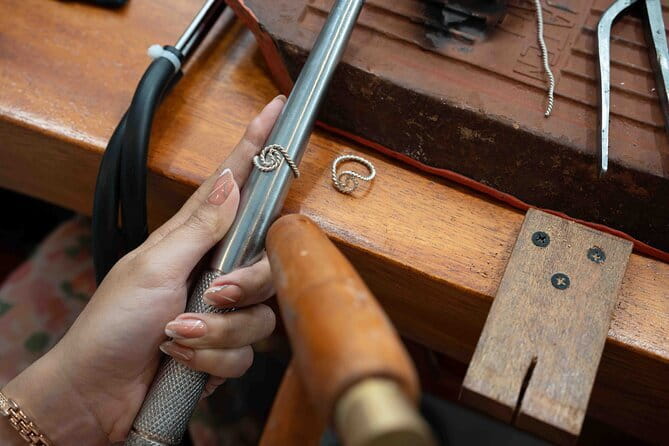 Uluwatu Silver Class: A Unique Jewelry-Making Experience in Bali - What the five-gram silver rule means