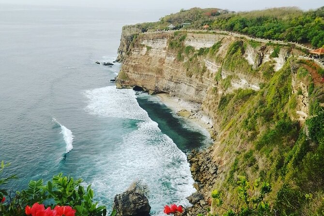 Uluwatu Sunset, Kecak Dance and Jimbaran Seafood Dinner - Uluwatu Temple at Sunset: The Evening Payoff