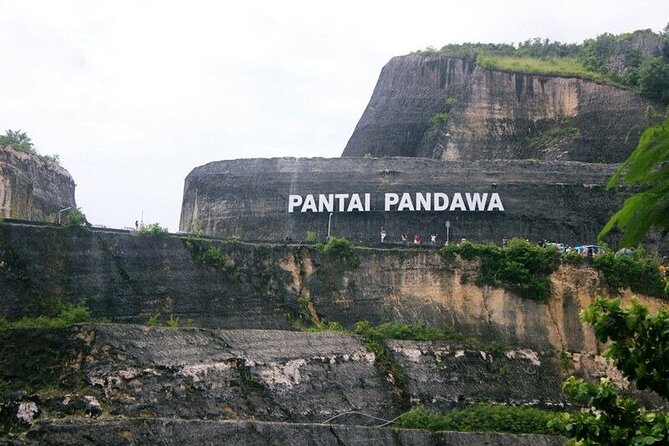 Uluwatu Temple, Beaches and Southern Bali Tour - The private vehicle changes the day