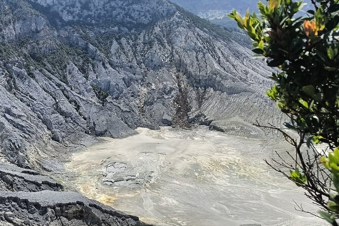 Volcano and Domas Crater of Hot Stony Bubble from Jakarta Lunch - The hot stones and bubbling ground at Domas Crater