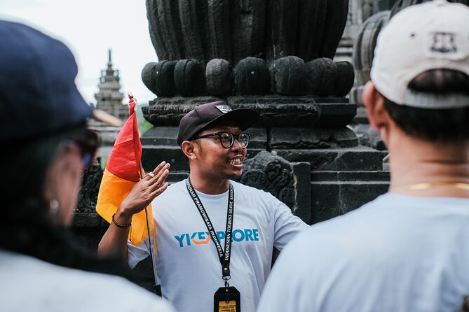 Yogyakarta Borobudur Climb Up And Prambanan Temples Sharing Tour - Starting at Borobudur, With a Climb to the Upper Levels