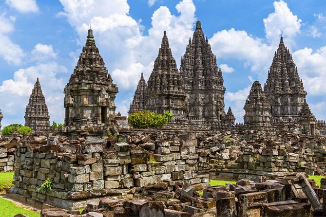 Yogyakarta: Borobudur Climb-up & Prambanan Day Trip All Inclusive - Practical tips for a smoother visit