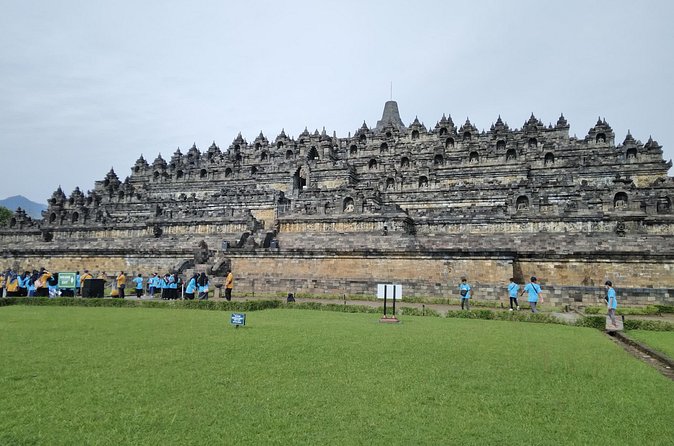 Yogyakarta: Borobudur Sunrise and Prambanan Temple Private Tour - Prambanan and its Hindu temples