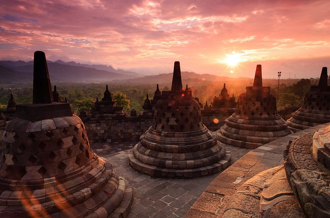 Yogyakarta: Borobudur Sunset Shared Guided Tour - Timing, group size, and the long return to Yogyakarta