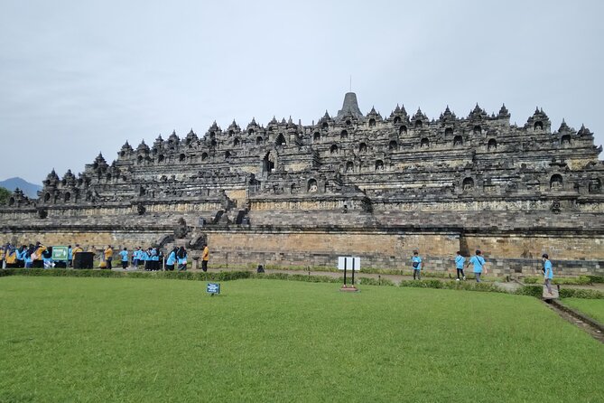 Yogyakarta: Borobudur Top Access & Prambanan Temple Private Tour - Two great temples, one practical day
