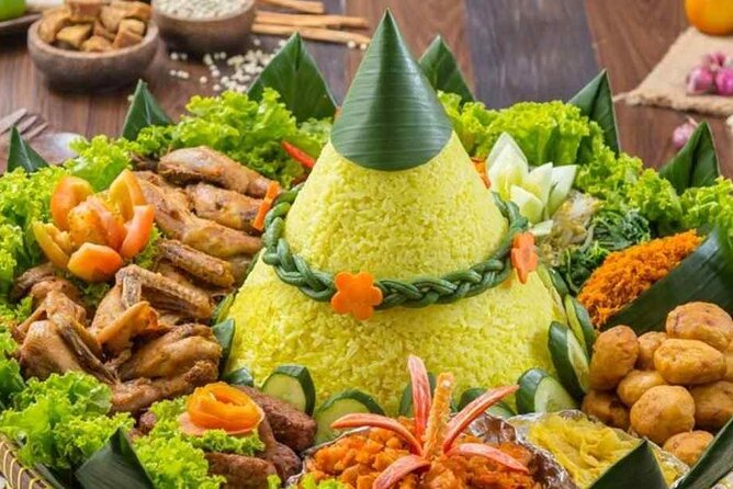 Yogyakarta Cooking Class and Market Tour - The morning market comes first